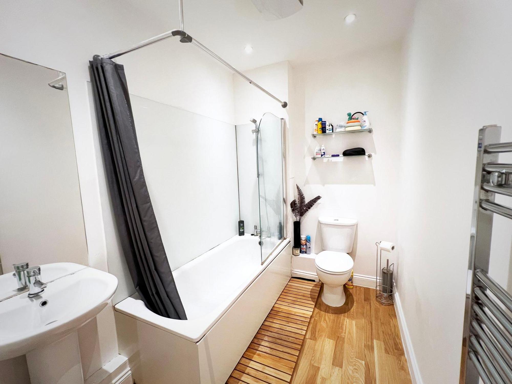 Bedroom 2, Queens Road London Exterior photo